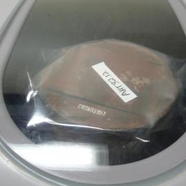 Corroded tin being vacuum sealed (002)