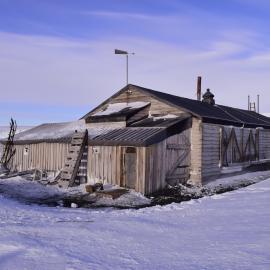 2017-18 Scott's 'Terra Nova hut, South and West elevations