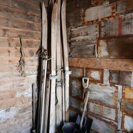 2017-18 Scott's 'Terra Nova' hut, work task, duckboards (011)