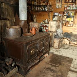 2017-18 Shackleton's 'Nimrod' hut, interior, Mrs Sam stove