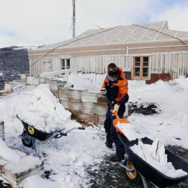 2017-18 Shackleton's 'Nimrod' hut, snow removal, Youth Ambassador Chris Ansin