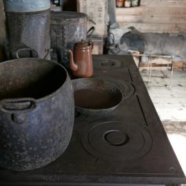 2017-18 Shackleton's 'Nimrod' hut, interior, stove artefacts