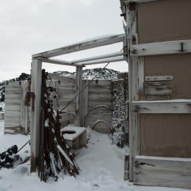 2017-18 Shackleton's 'Nimrod' hut, exterior, Latrine area