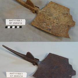 Combined shovel and pick