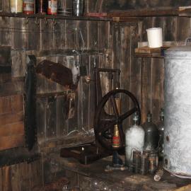 2013-14 Vacuum pump in the Science corner in Scott's 'Terra Nova' hut (001)
