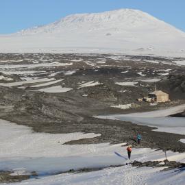 2018-19 Shackleton's 'Nimrod' hut and Mount Erebus, Cape Royds (002)