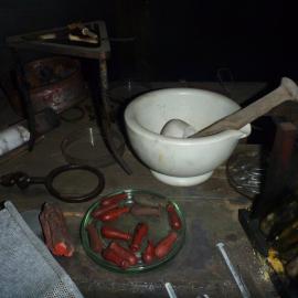 Physical lab in Scott's 'Terra Nova' hut (008)