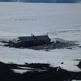 Scoria spread on snow, Scott's 'Terra Nova' hut (002)