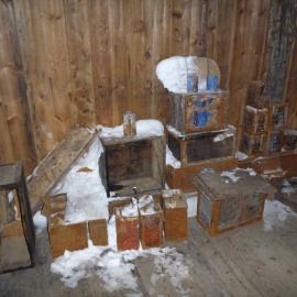 Snow ingress, main space of Scott's 'Discovery' hut 