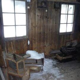 Snow ingress, main space of Scott's 'Discovery' hut (002)