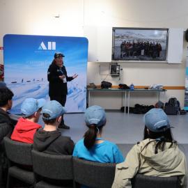 Kaitlyn Martin presents to Young Inspiring Explorers (003)