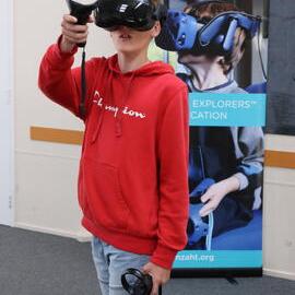 Young Inspiring Explorers experience the Hillary's Hut VR (007)