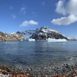Panorama of Inspiring Explorers and passengers exploring Godthul