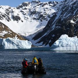 Inspiring Explorers and passengers in a Zodiac, Godthul (002)