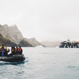 Inspiring Explorers and passengers at Elsehul Bay, South Georgia (002)