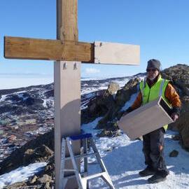 2014-15 AHT's Al Fastier testing Observation Hill Cross protective cover