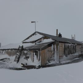2014-15 Scott's 'Terra Nova' hut after a blizzard (007)