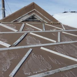 2010-11 Salt deposits on the roofing material of Shackleton's 'Nimrod' hut (002)