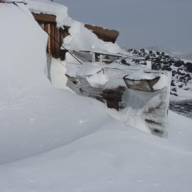 2010-11 Snow build-up outside Shackleton's 'Nimrod' hut, Cape Royds (003)