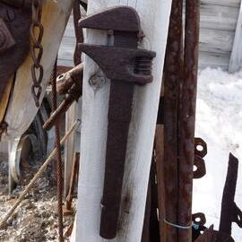 2010-11 Artefacts hanging outside Shackleton's 'Nimrod' hut (003)