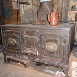 2010-11 Mrs Sam Stove inside Shackleton's 'Nimrod' hut