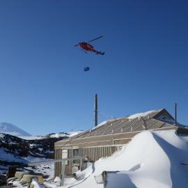 Shackleton's 'Nimrod' hut and helicopter