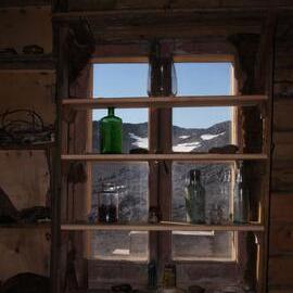 Window, Shackleton's 'Nimrod' hut (001)