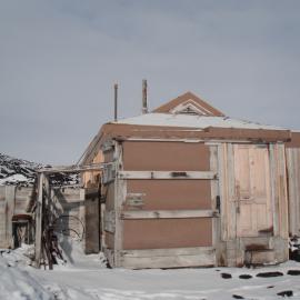 West elevation, Shackleton's 'Nimrod' hut (001)