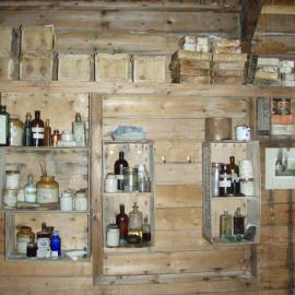 Improvised shelves, Shackleton's 'Nimrod' hut