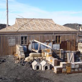 Garage and Stables area, Shackleton's 'Nimrod' hut (002)