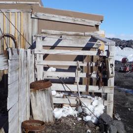 2011-12  Shackleton's 'Nimrod' hut inspection, exterior (005)