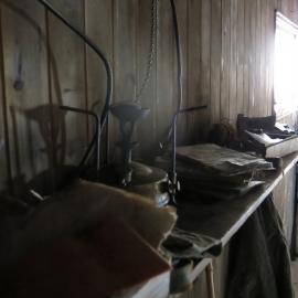 2014-15 Scott's 'Terra Nova' hut, interior, Enlisted men's space artefacts