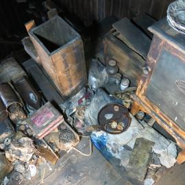 2014-15 Scott's 'Terra Nova' hut, interior, artefacts above Darkroom (002)