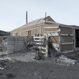 2009-10 Shackleton's 'Nimrod' hut inspection, exterior (003)