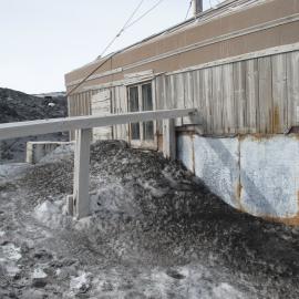 2009-10 Shackleton's 'Nimrod' hut inspection, exterior (006)