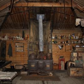 2021-22 Shackleton's 'Nimrod' hut inspection, interior (002)