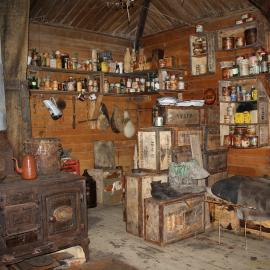 2021-22 Shackleton's 'Nimrod' hut inspection, interior (007)