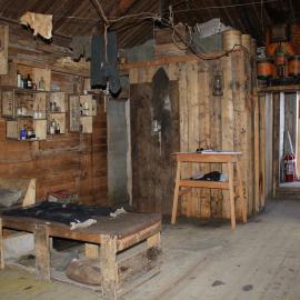 2021-22 Shackleton's 'Nimrod' hut inspection, interior (008)