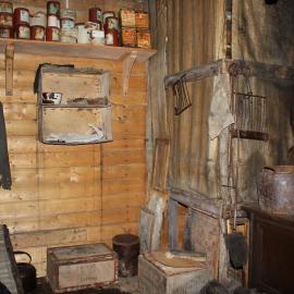 2021-22 Shackleton's 'Nimrod' hut inspection, interior (012)