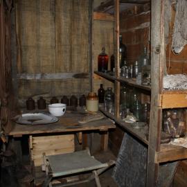 2021-22 Shackleton's 'Nimrod' hut inspection, interior (013)