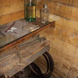 2021-22 Shackleton's 'Nimrod' hut inspection, interior (047)