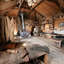2009-10 Shackleton's 'Nimrod' hut interior, Cape Royds (001)