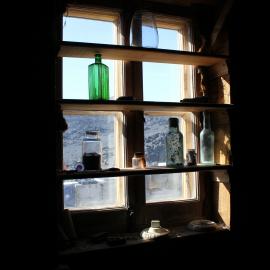 Window, Shackleton's 'Nimrod' hut 