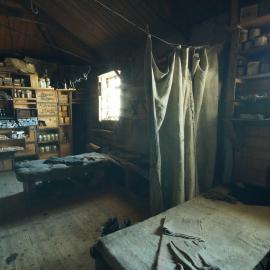 Curtain re-hang, Shackleton's 'Nimrod' hut (009)