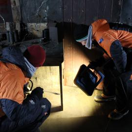 Dust mitigation, Scott's 'Terra Nova' hut (002)