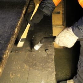 Dust mitigation, Scott's 'Terra Nova' hut (012)