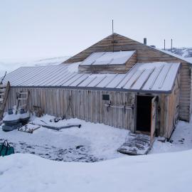 2005 West wall of Scott's 'Terra Nova' hut, Cape Evans (001)