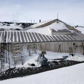 2005 West wall of Scott's 'Terra Nova' hut, Cape Evans (002)