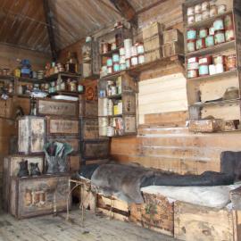 2007 Shackleton's 'Nimrod' hut inspection, interior, main space