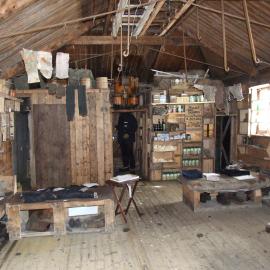 2006 Shackleton's 'Nimrod' hut inspection, interior, Main space